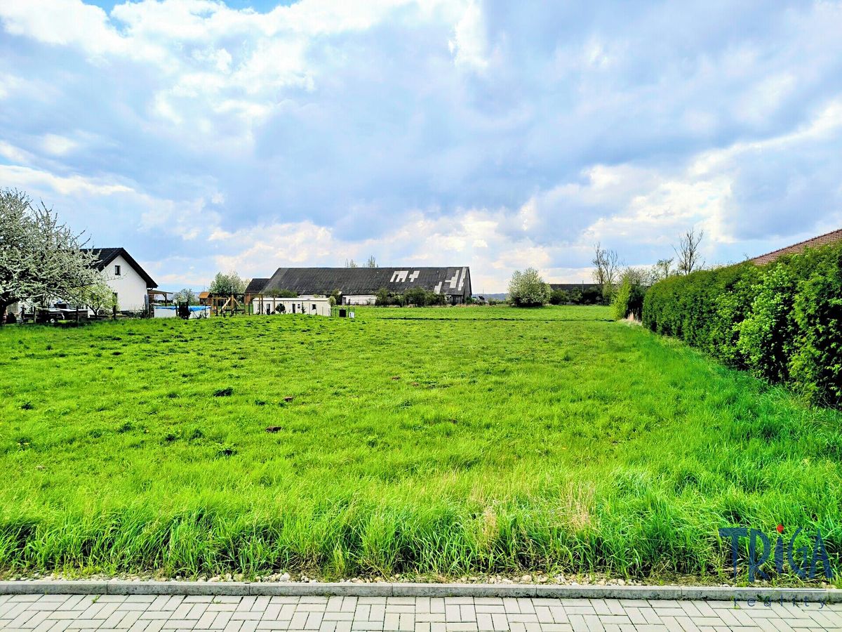 Prodej stavebního pozemku 1686 m² – fotografie 2