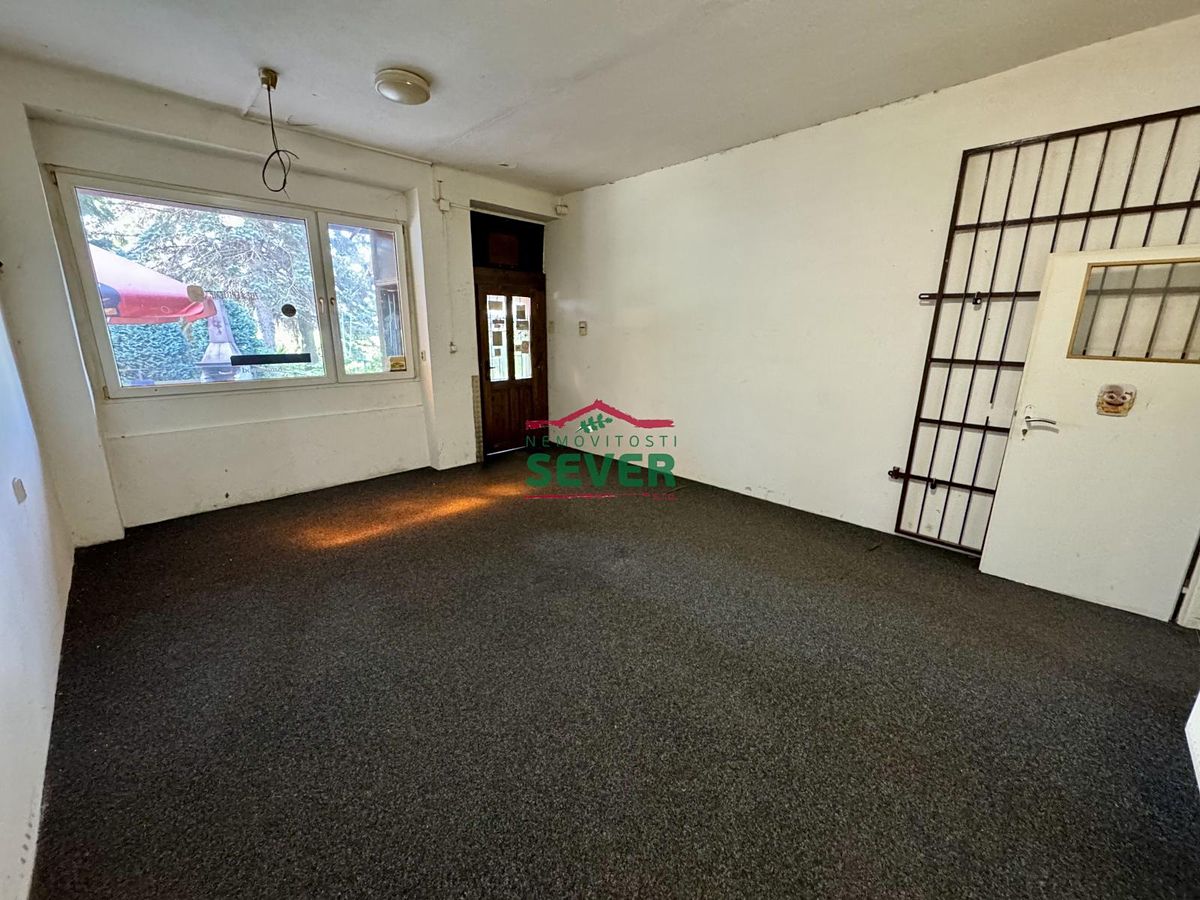 Prodej rodinného domu 312 m², pozemek 2282 m² – fotografie 3