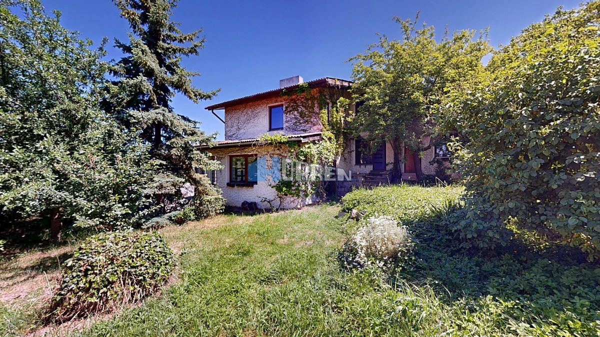 Prodej rodinného domu 250 m², pozemek 566 m²