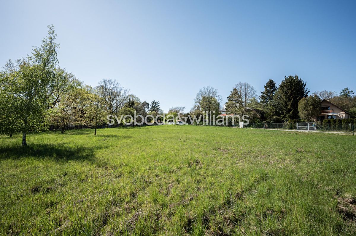 Prodej stavebního pozemku 1732 m² – fotografie 3