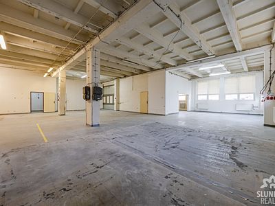 Pronájem skladového prostoru 348 m²