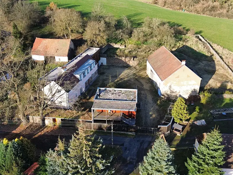 Prodej rodinného domu 790 m², pozemek 3107 m², Ošelín – náhled fotky 1
