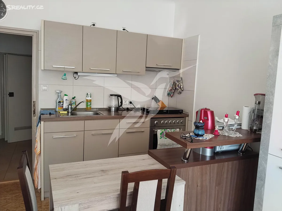 Pronájem bytu 2+kk 50 m² – pohled 2