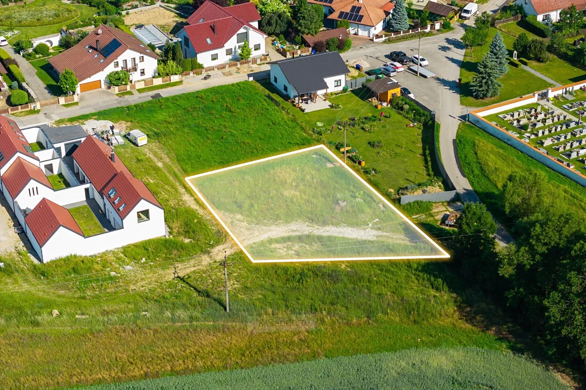 Prodej stavebního pozemku 1004 m²
