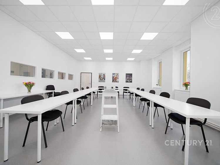 Pronájem komerčního prostoru, 60 m² (4 z 12)
