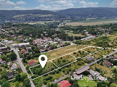 Prodej  stavebního pozemku 1 593 m²