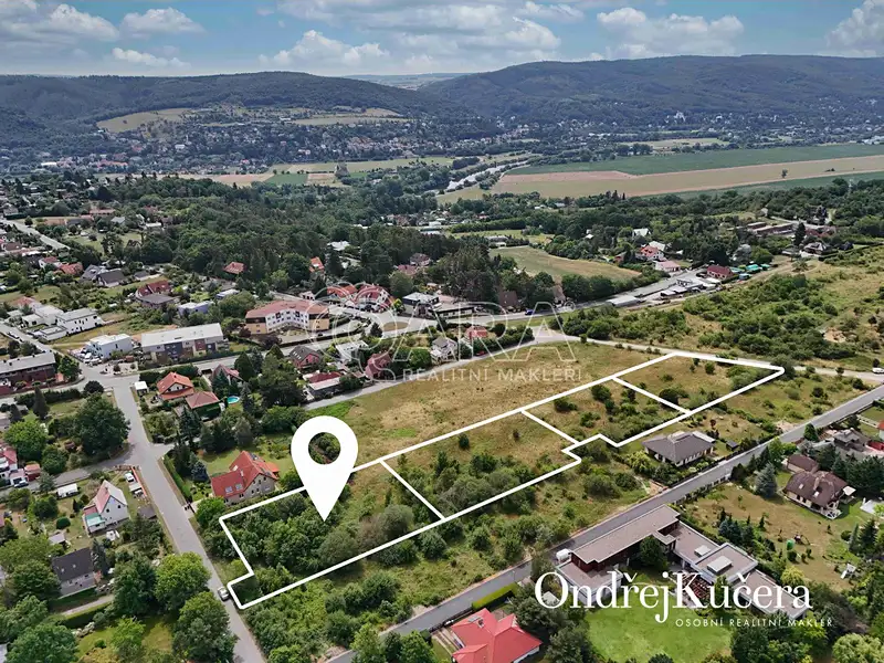 Prodej stavebního pozemku 1593 m², Černošice – náhled fotky 1