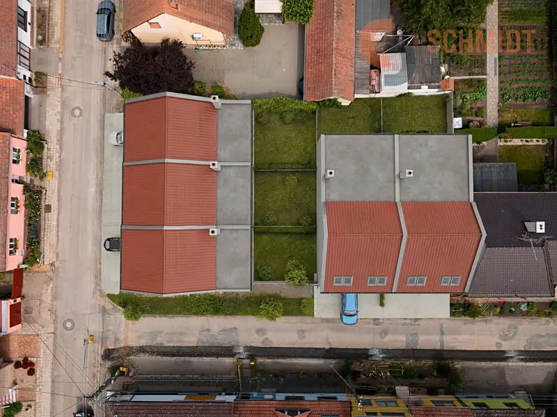 Prodej rodinného domu 193 m², pozemek 164 m², Hlohovec – náhled fotky 2