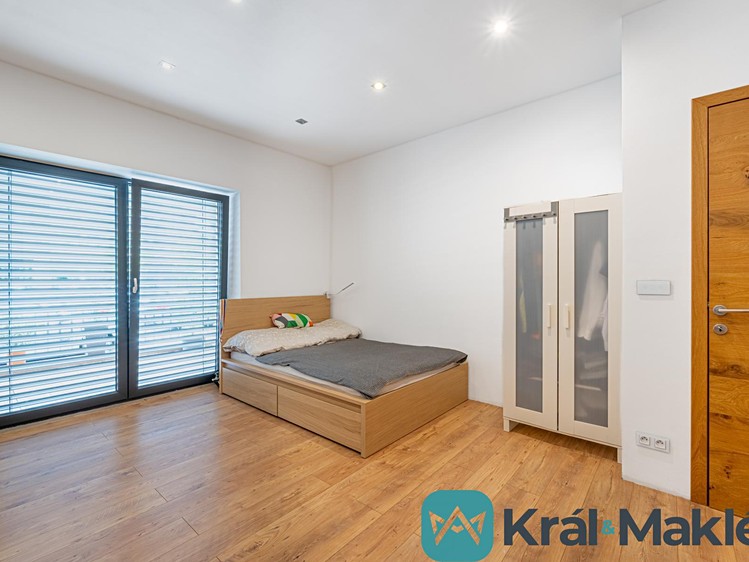 Prodej bytu 5+kk, 212 m² (15 z 19)