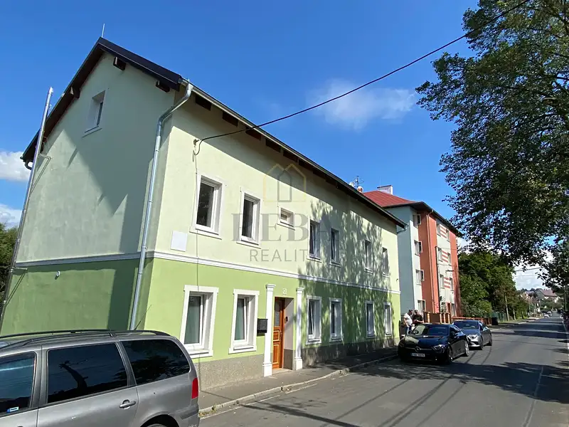 Prodej rodinného domu 380 m², pozemek 409 m², Dalovice – náhled fotky 1