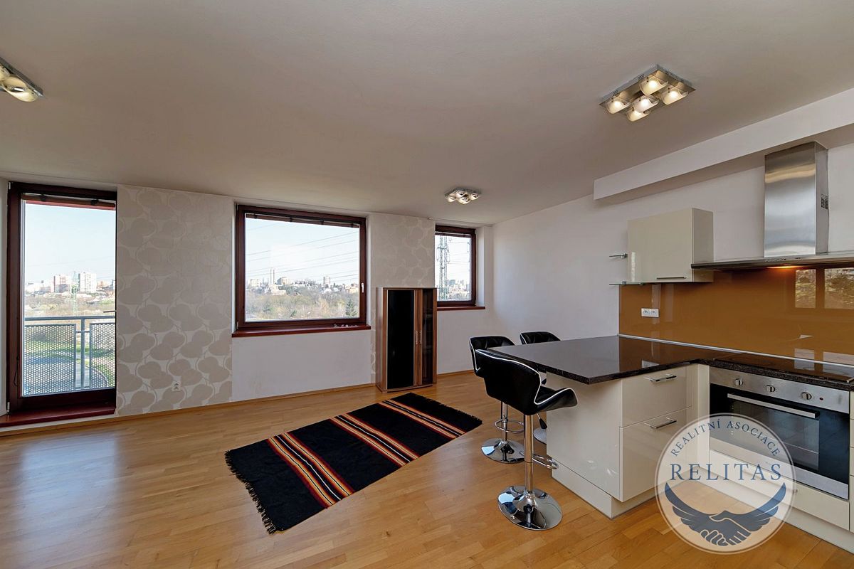 Pronájem bytu 3+kk 93 m²
