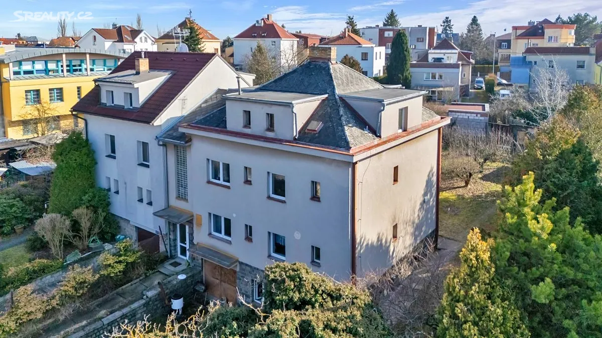 Prodej vícegeneračního domu 326 m², pozemek 995 m², Praha