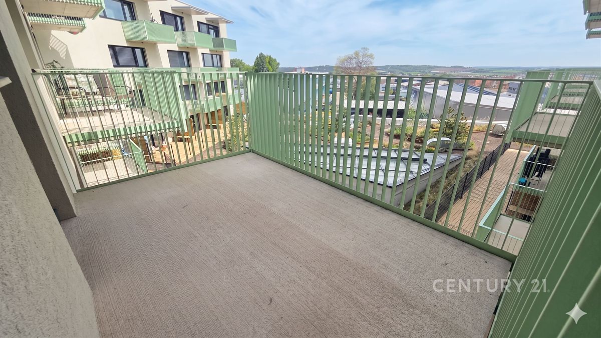 Pronájem bytu 1+kk 35 m² – fotografie 3