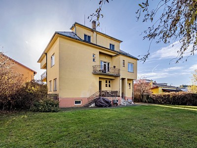 Prodej  rodinného domu 500 m², pozemek 2 695 m²
