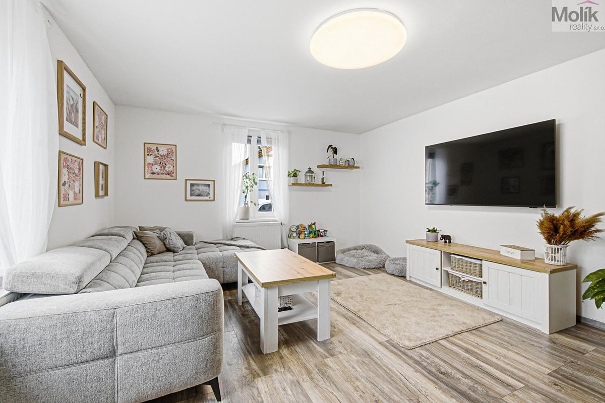 Prodej rodinného domu 105 m², pozemek 253 m² – fotografie 3