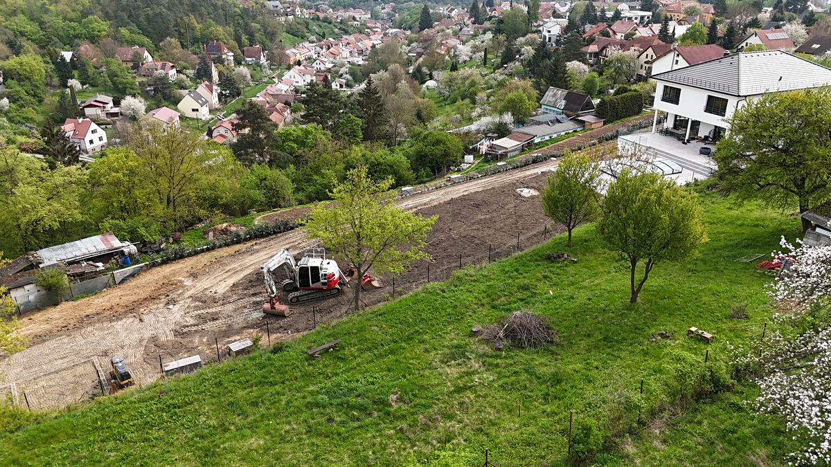 Prodej stavebního pozemku 1655 m² – fotografie 3