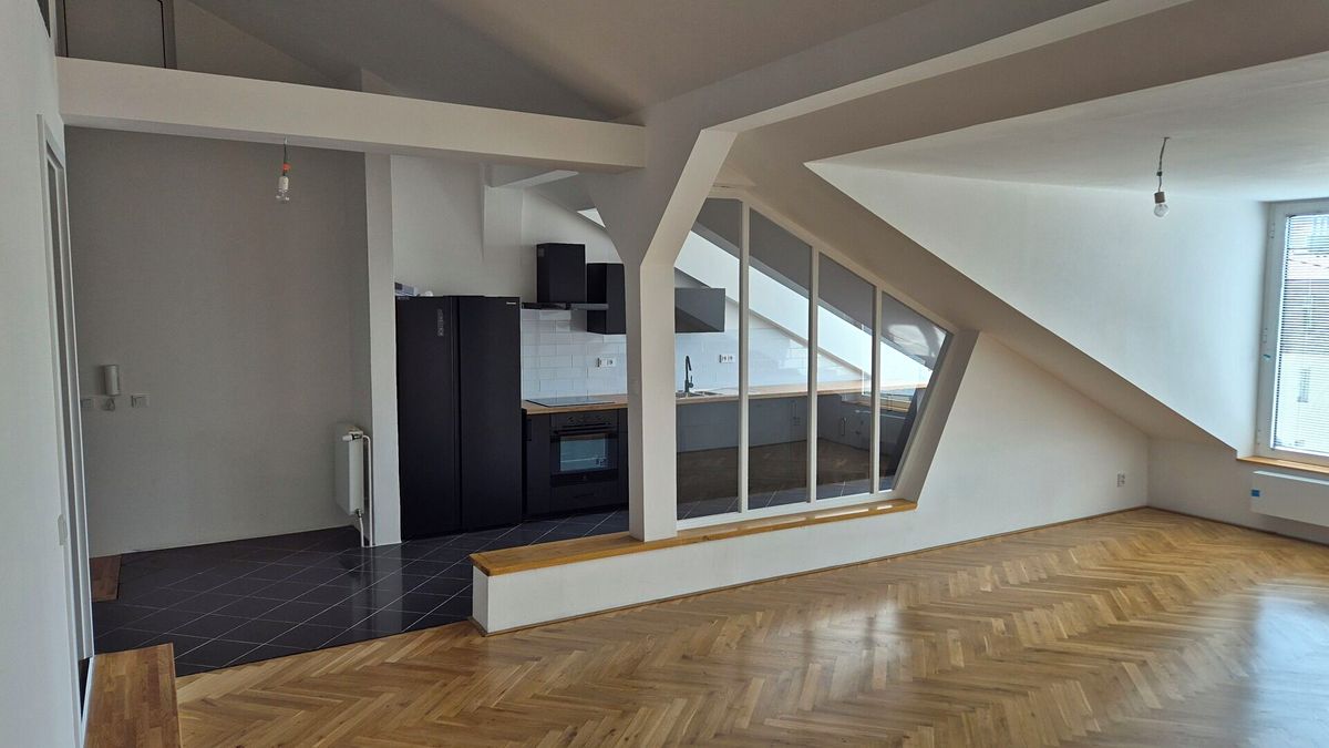 Pronájem bytu 5+1 178 m² – fotografie 2