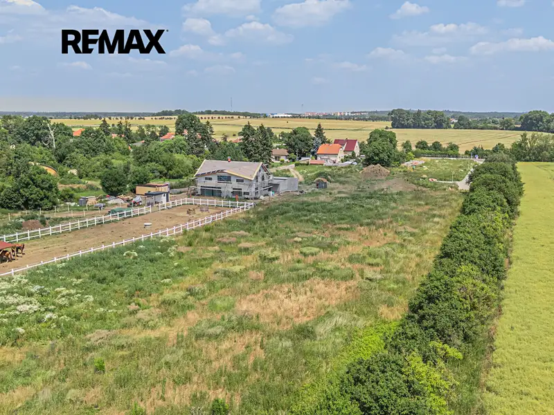 Prodej stavebního pozemku 11703 m², Sibřina – náhled fotky 1