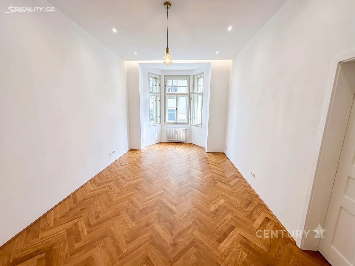 Pronájem bytu 2+kk 70 m², Praha