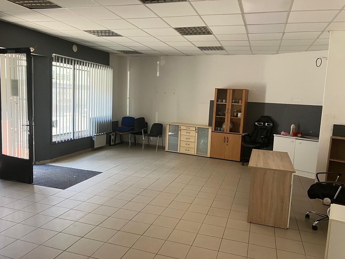 Prodej rodinného domu 230 m², pozemek 215 m² – fotografie 4