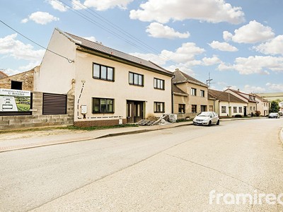 Prodej  rodinného domu 200 m², pozemek 1 813 m²