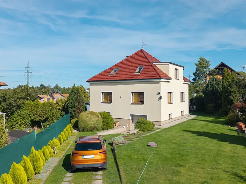 Prodej rodinného domu 202 m², pozemek 1348 m², Statenice – náhled fotky 2