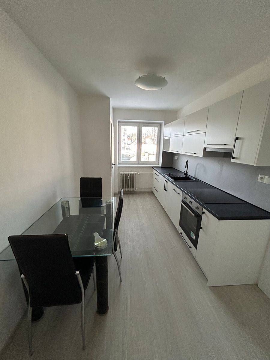 Pronájem bytu 2+1 56 m² – fotografie 4