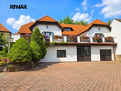 Prodej  rodinného domu 302 m², pozemek 1 056 m²