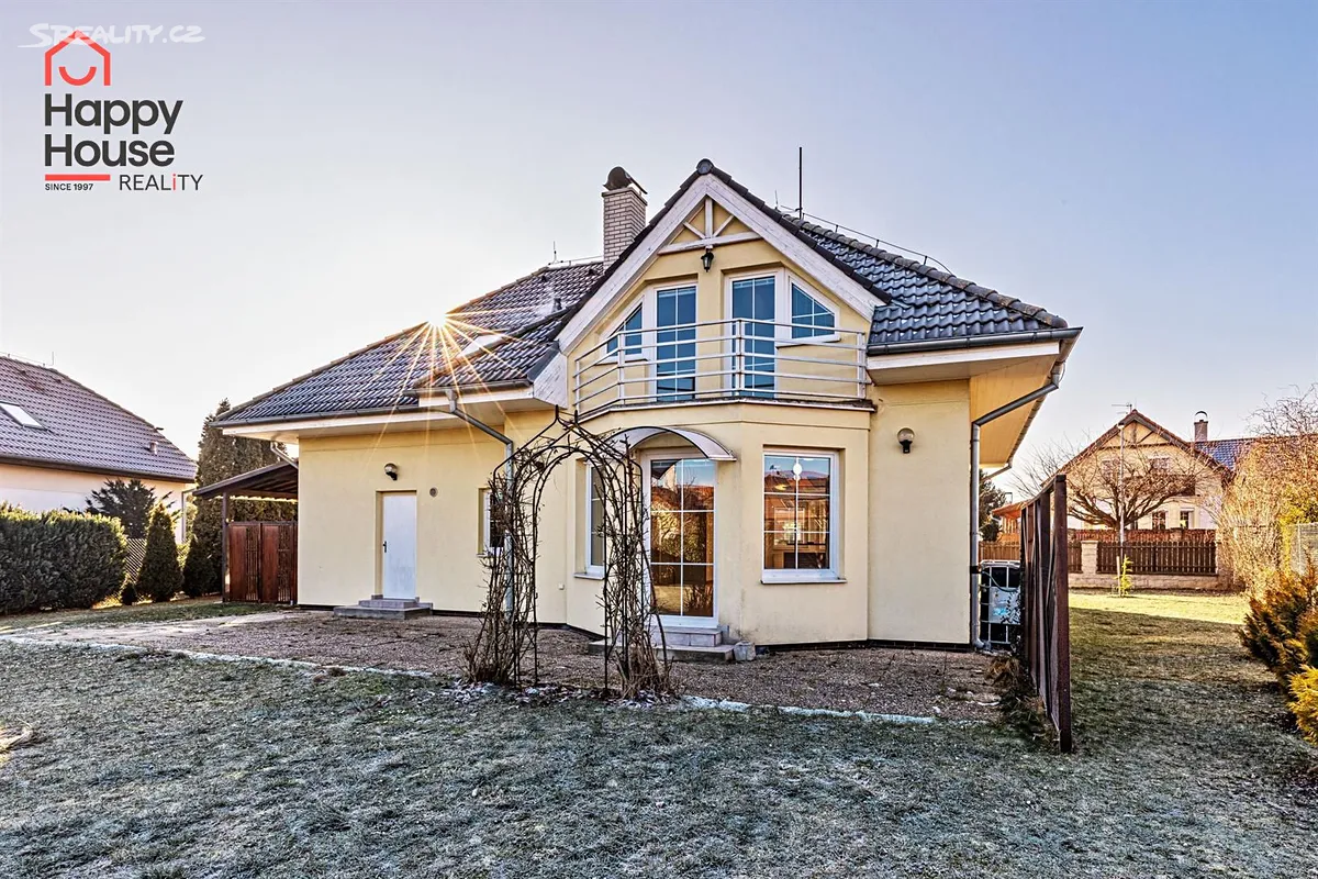 Pronájem rodinného domu 230 m², pozemek 830 m², Hostivice
