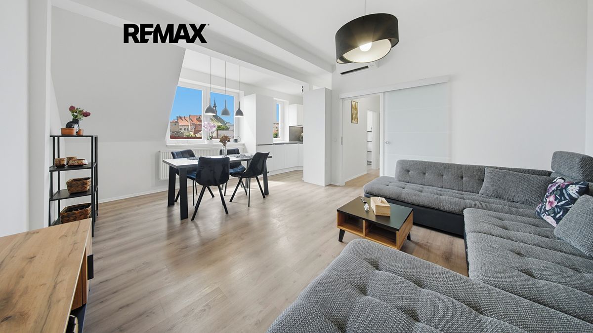 Pronájem bytu 4+kk 85 m²