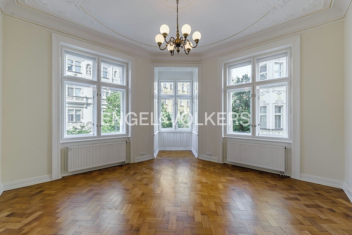 Pronájem bytu 4+1 151 m²