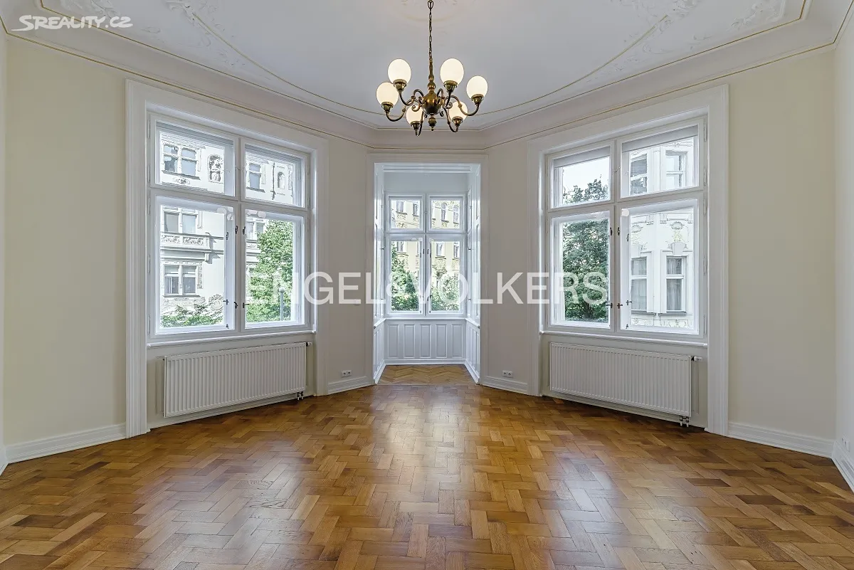 Pronájem bytu 4+1 151 m², Praha