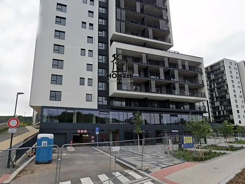 Pronájem garážového stání 15 m², Praha – náhled fotky 2