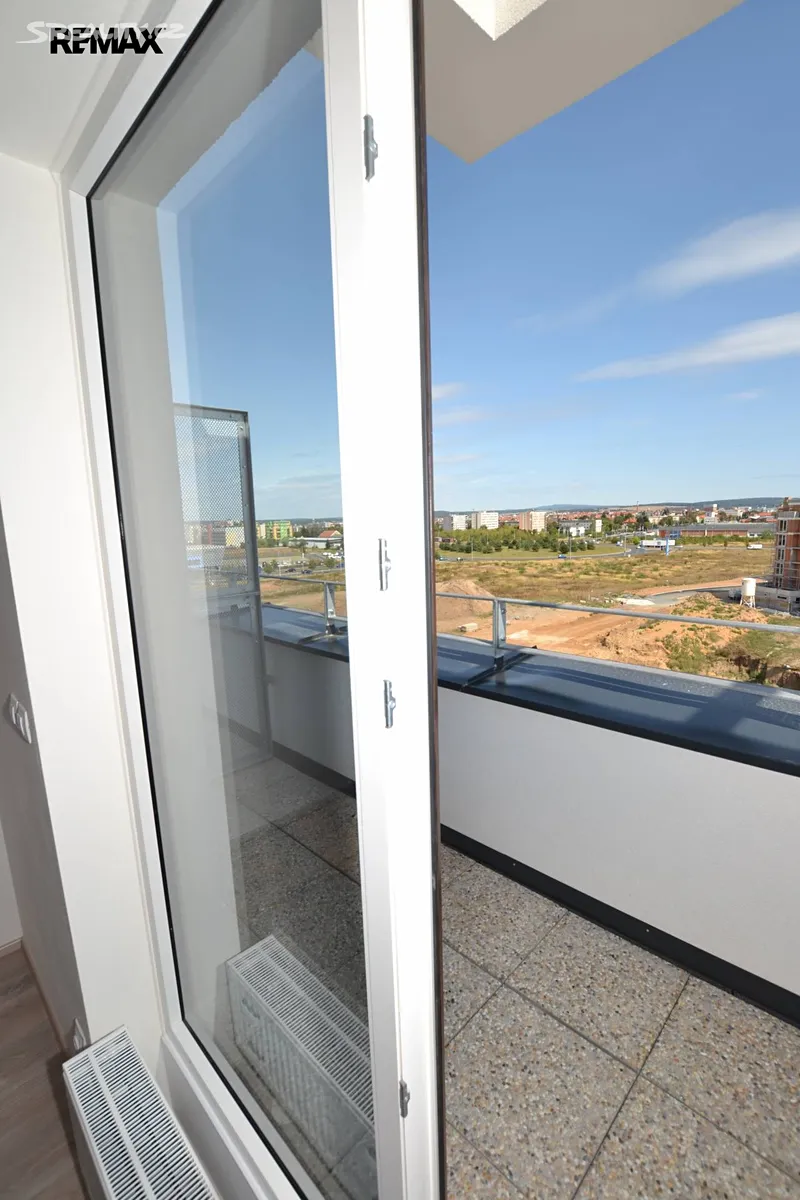 Pronájem bytu 1+kk 23 m² – pohled 3