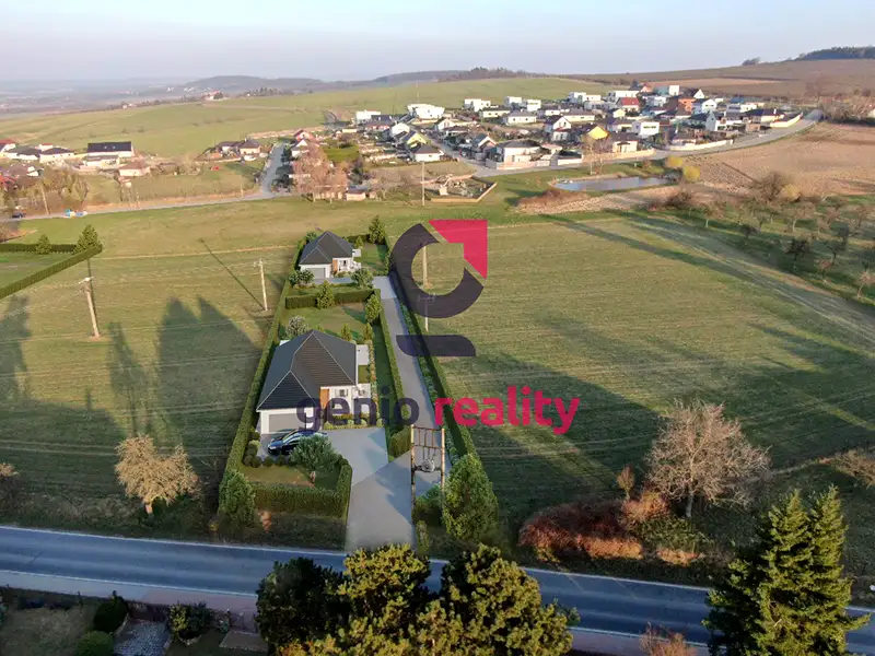 Prodej stavebního pozemku 782 m², Červené Pečky – náhled fotky 1