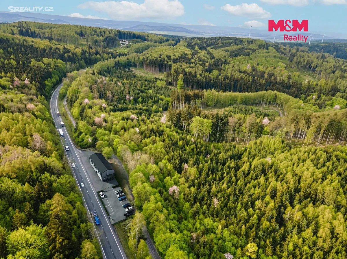 Prodej komerčního pozemku 900 m² – pohled 3