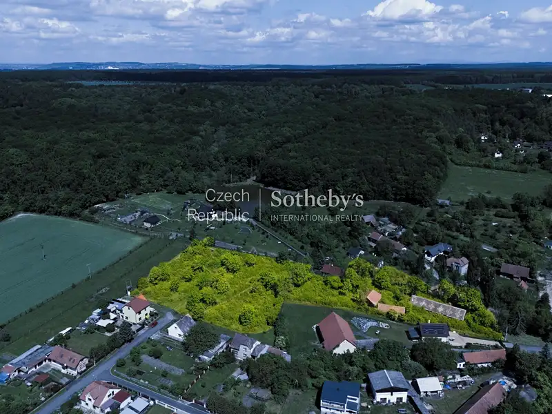 Prodej stavebního pozemku 9322 m², Mcely – náhled fotky 2