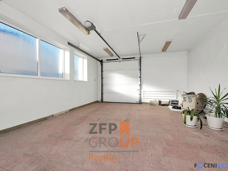 Prodej komerčního prostoru, 702 m² (15 z 23)