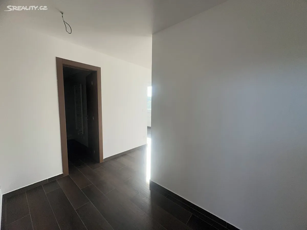 Pronájem bytu 1+1 34 m² - Widok 3