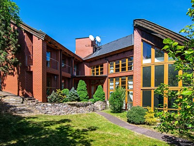 Prodej  vily 560 m², pozemek 2 497 m²