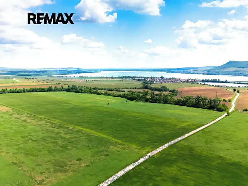 Prodej pole 31358 m², Pouzdřany – náhled fotky 2