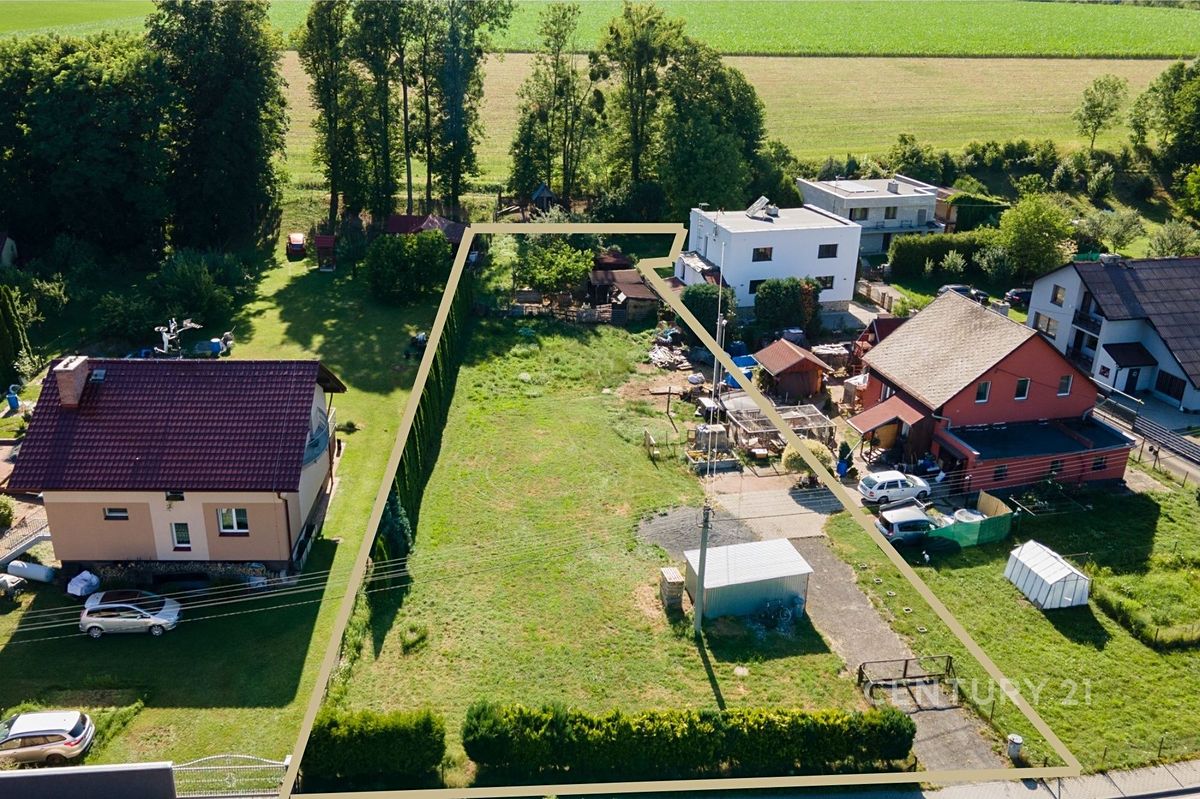 Prodej stavebního pozemku 1956 m² – fotografie 2