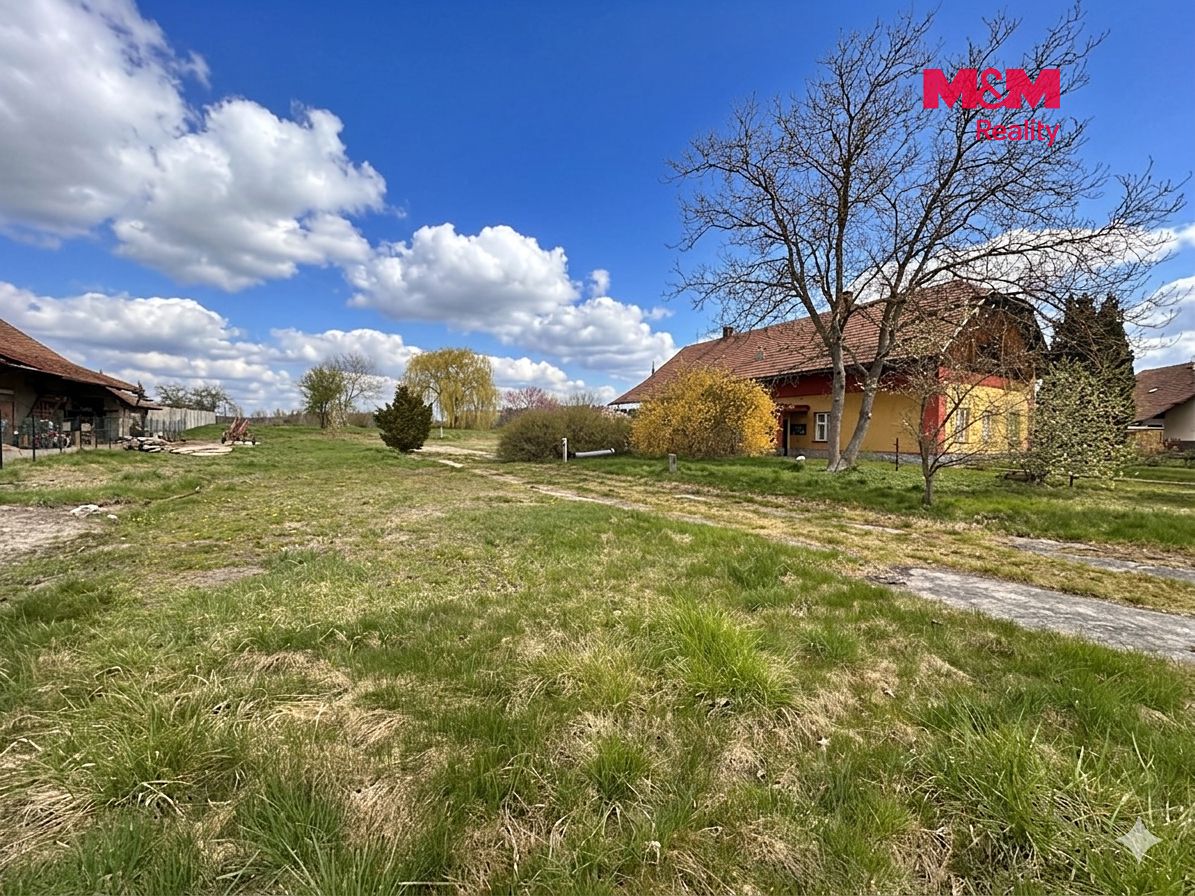 Prodej rodinného domu 200 m², pozemek 3184 m² – fotografie 2
