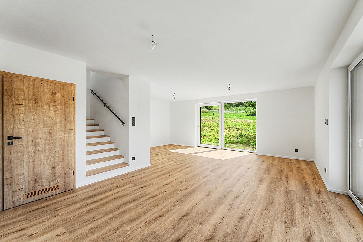 Prodej rodinného domu 102 m², pozemek 421 m² – fotografie 2