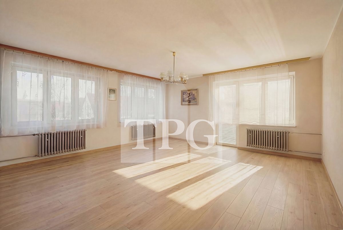 Prodej vícegeneračního domu 330 m², pozemek 2674 m² – fotografie 3