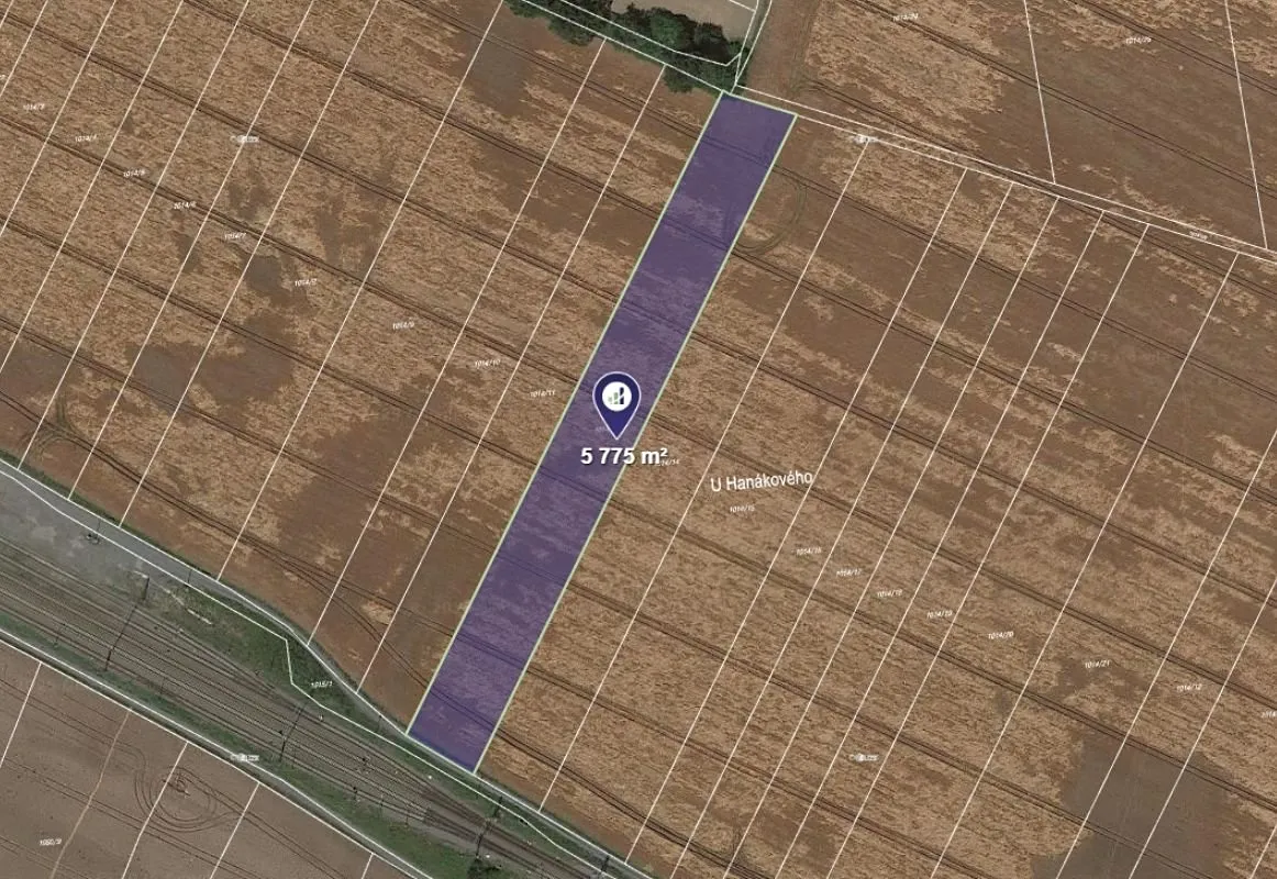 Prodej podílu 1/2 pole 2888 m²