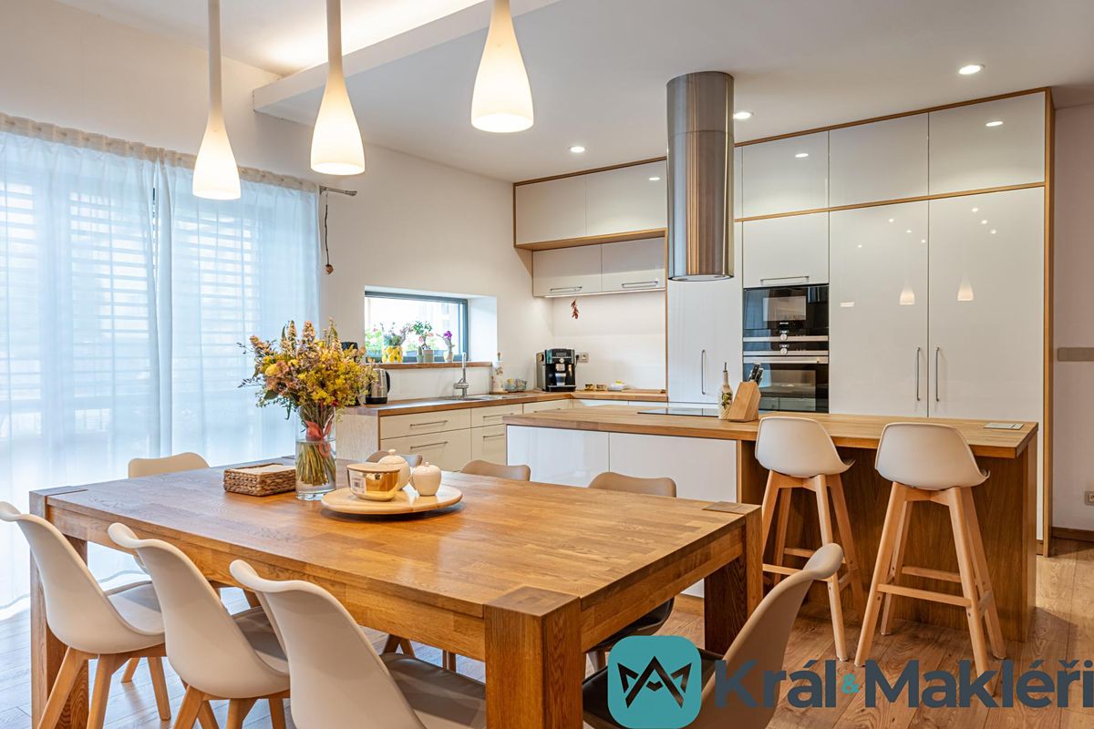Prodej bytu 5+kk 212 m² – fotografie 2
