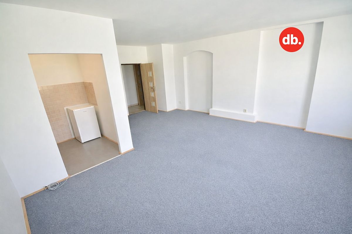 Pronájem bytu 2+kk 40 m² – fotografie 3