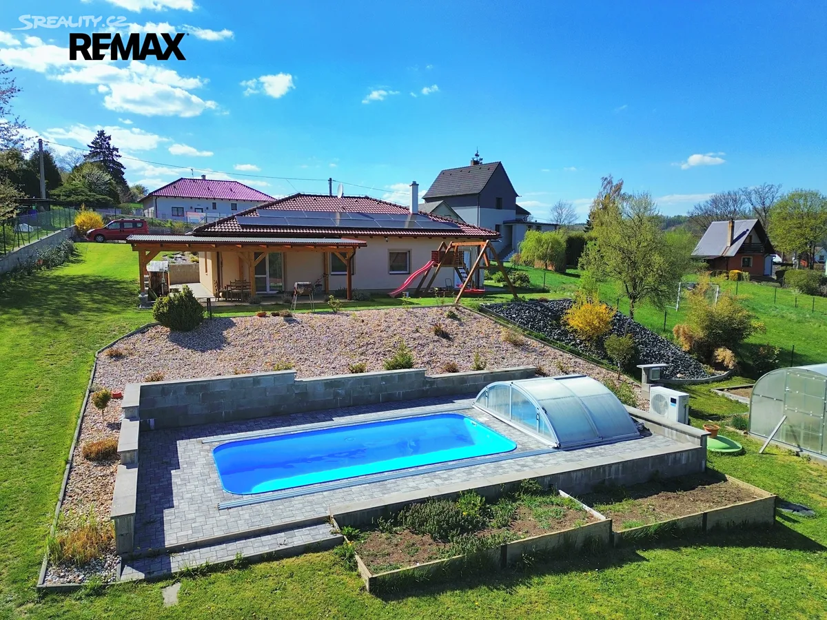 Prodej rodinného domu 108 m², pozemek 3066 m²
