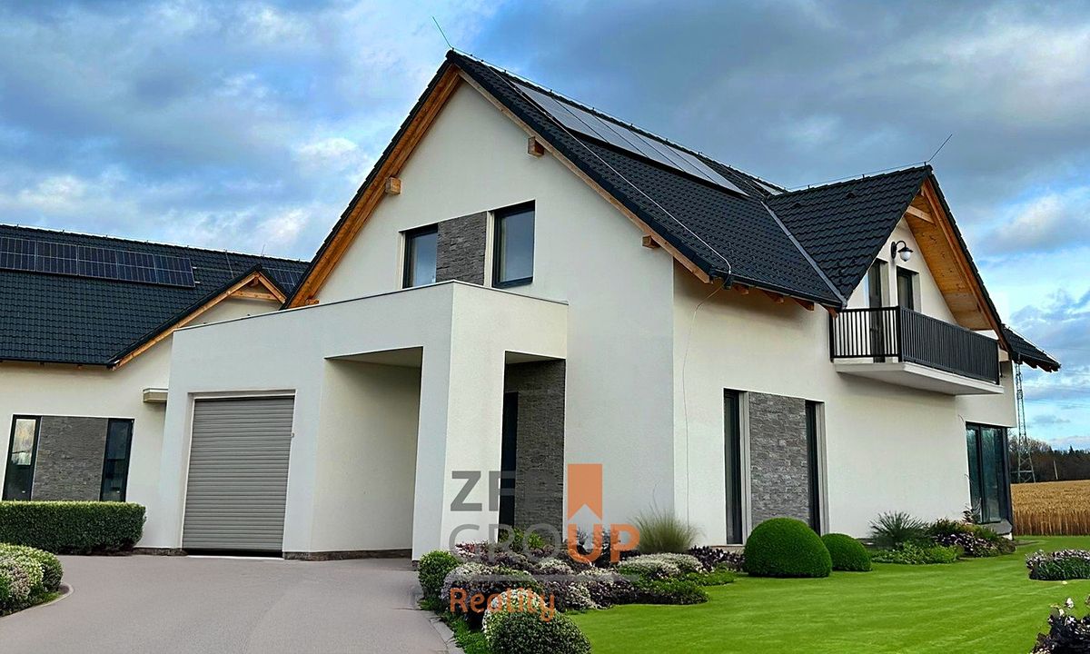 Prodej rodinného domu 228 m², pozemek 704 m²